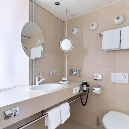 Hotel Cornavin 4*